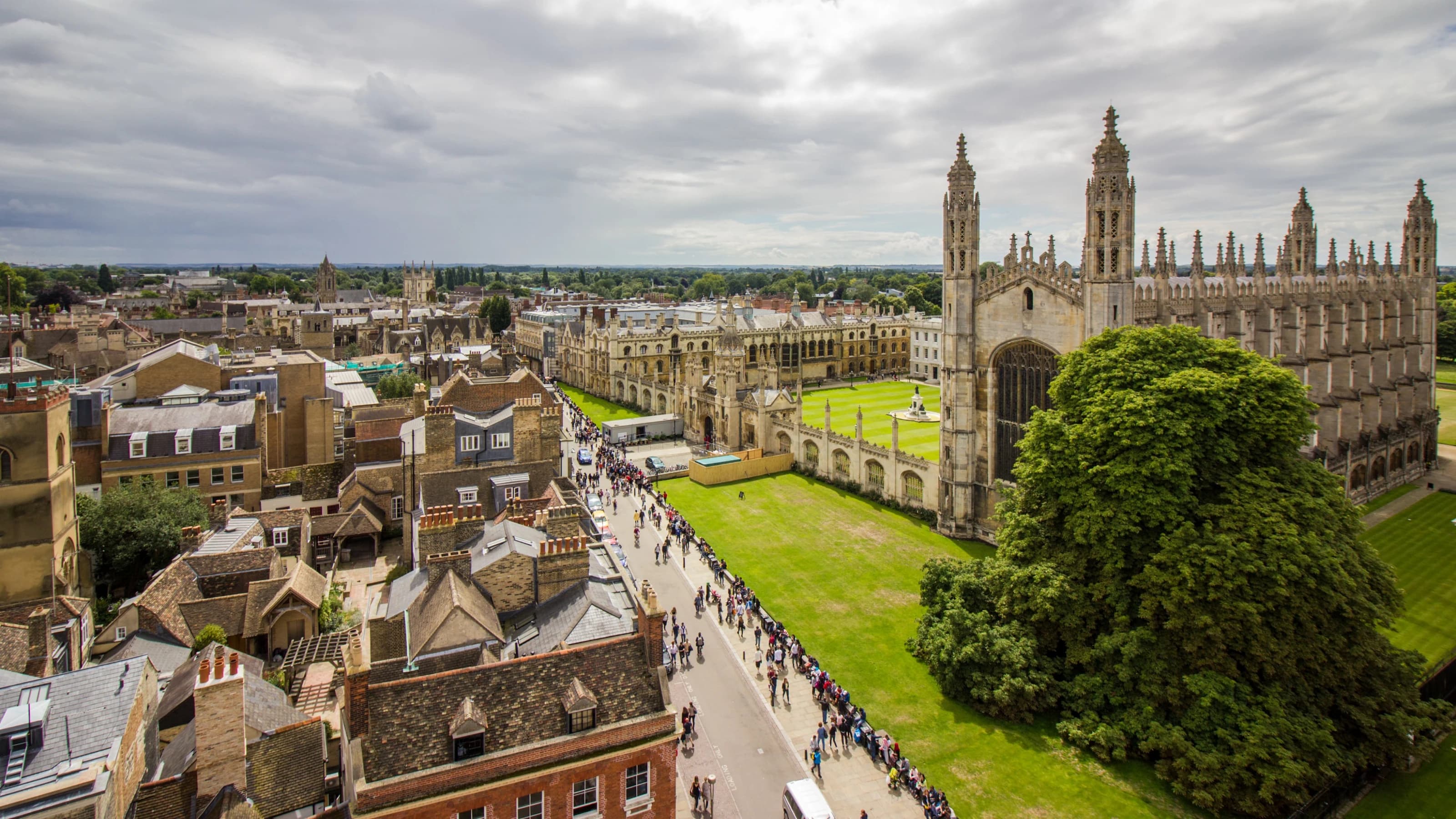 Panoramic view of Cambridge city centre